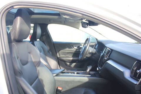 2020 Volvo S60 T5 Momentum