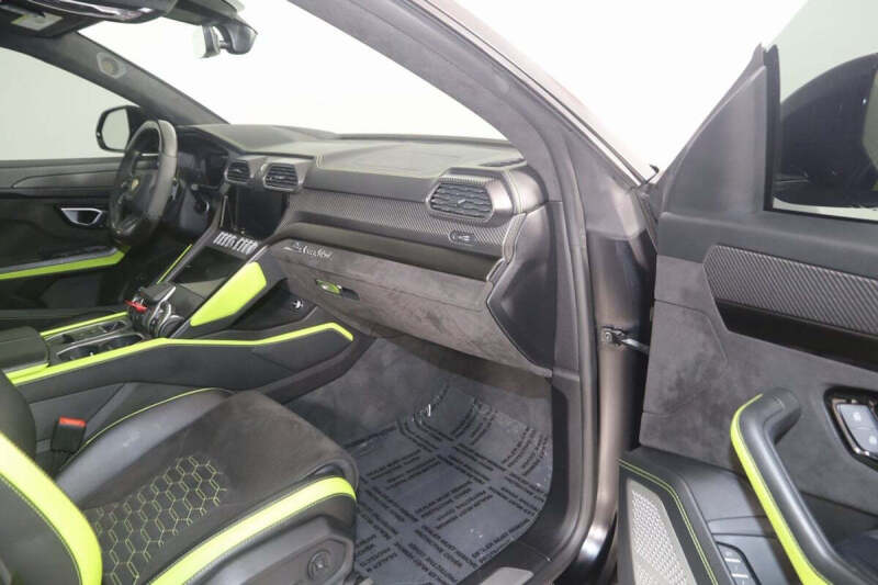 2022 Lamborghini Urus