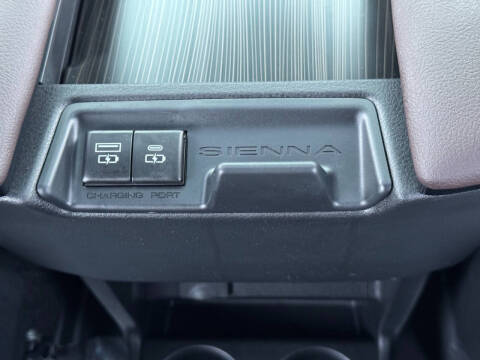 2024 Toyota Sienna Platinum 7-Passenger