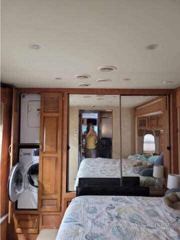 2010 Newmar Ventana 3933