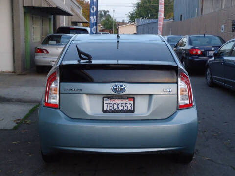 2013 Toyota Prius Two
