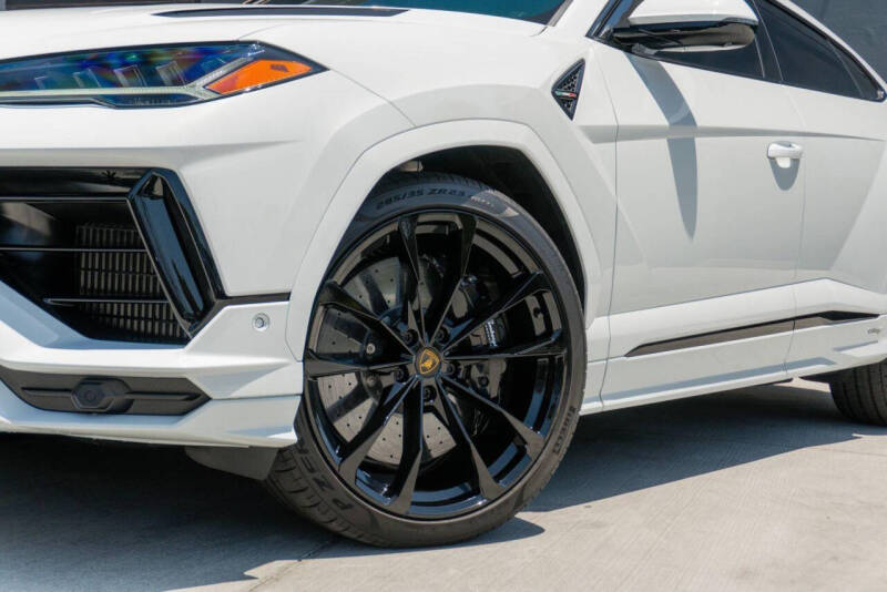 2023 Lamborghini Urus S