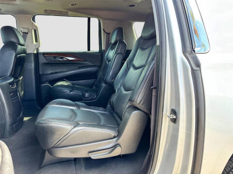 2015 Cadillac Escalade ESV Luxury
