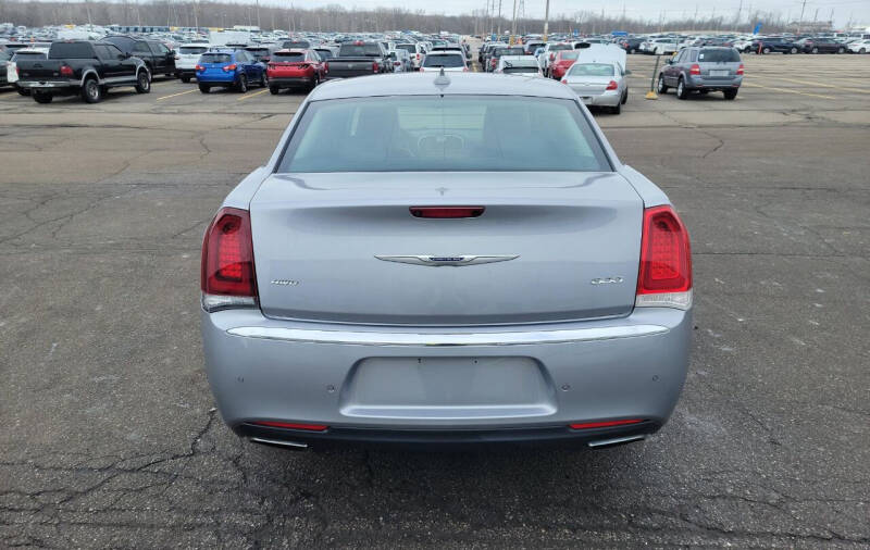 2015 Chrysler 300 Limited