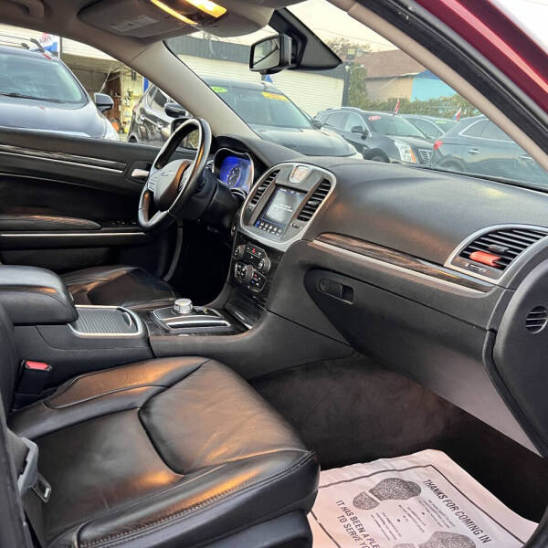 2019 Chrysler 300 Touring