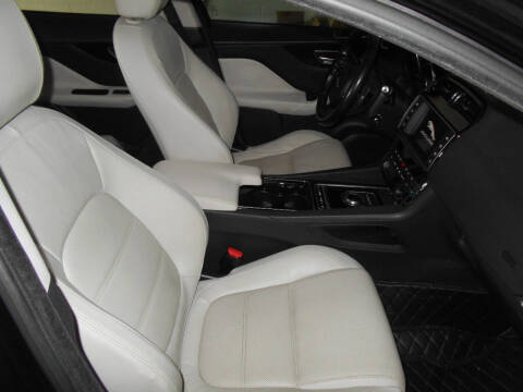 2017 Jaguar F-PACE 35t Prestige