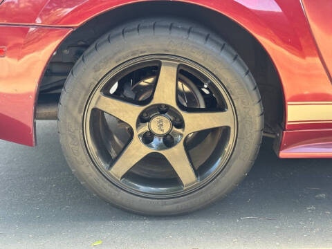 2004 Ford Mustang GT Deluxe