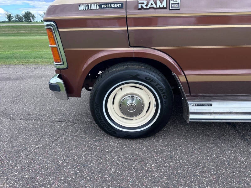 1984 Dodge Ram Van