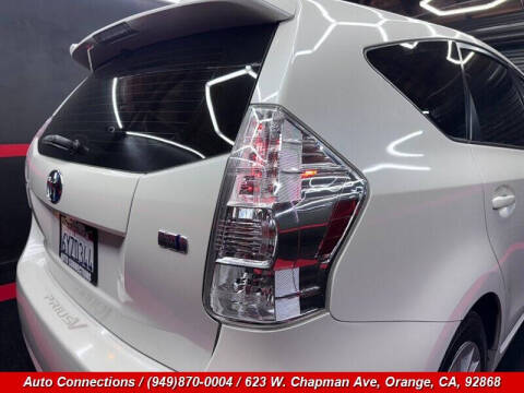 2013 Toyota Prius v Three