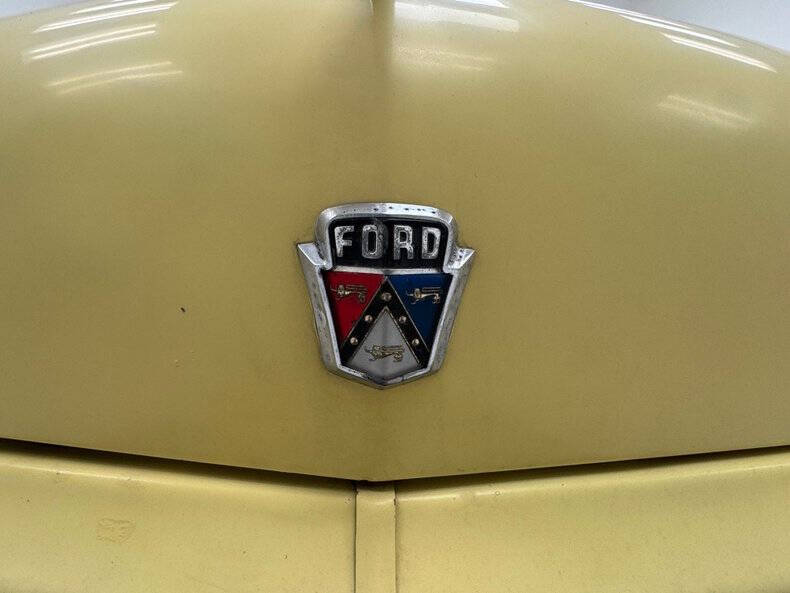 1954 Ford Crestline
