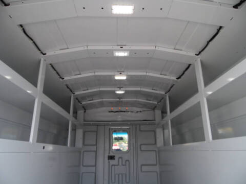 2025 Ford E-350