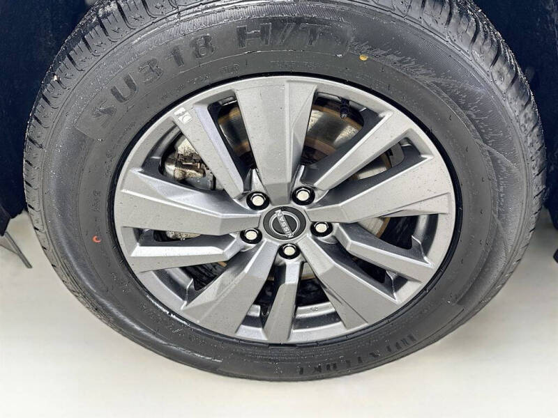 2024 Nissan Pathfinder SV