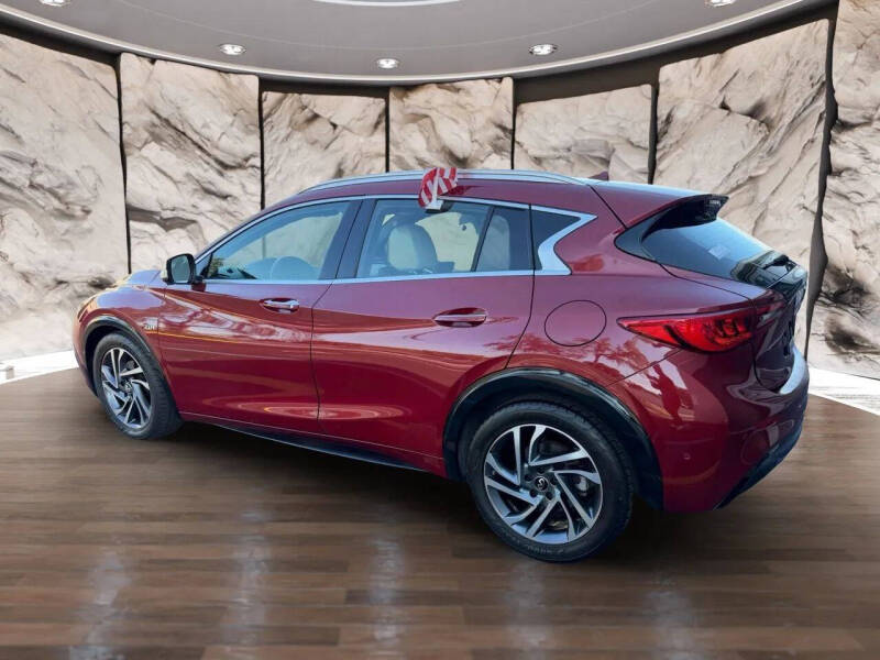 2017 Infiniti QX30 Premium