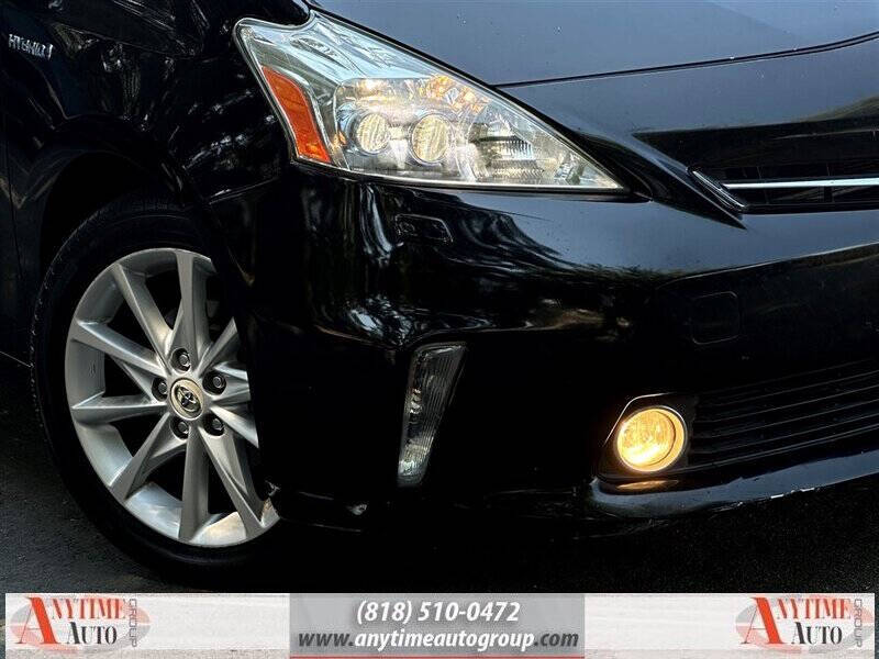 2012 Toyota Prius v Five