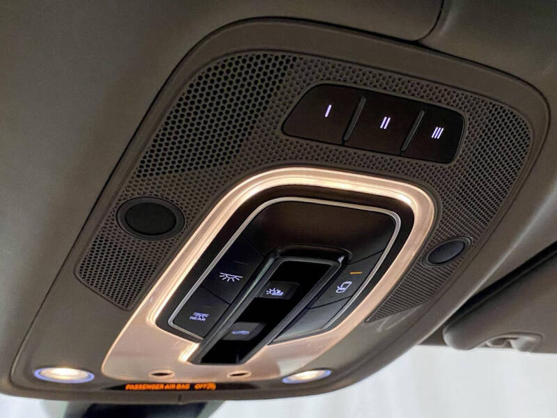 2018 Bentley Bentayga W12 Signature Edition
