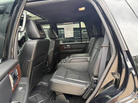 2016 Lincoln Navigator Select