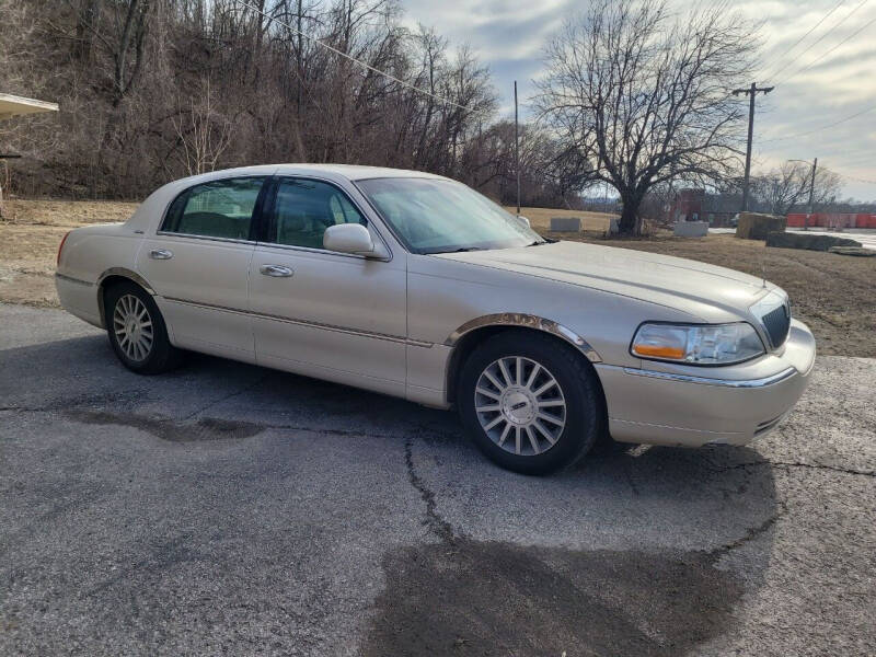 2003 Lincoln Town Car for sale at HILLSIDE MOTORS in Saint Joseph MO