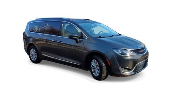 2018 Chrysler Pacifica for sale at Bowman Auto Center in Clarkston, MI