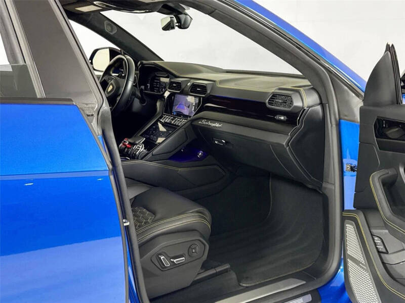 2022 Lamborghini Urus