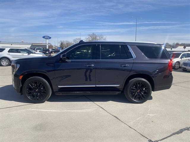 2023 GMC Yukon SLT