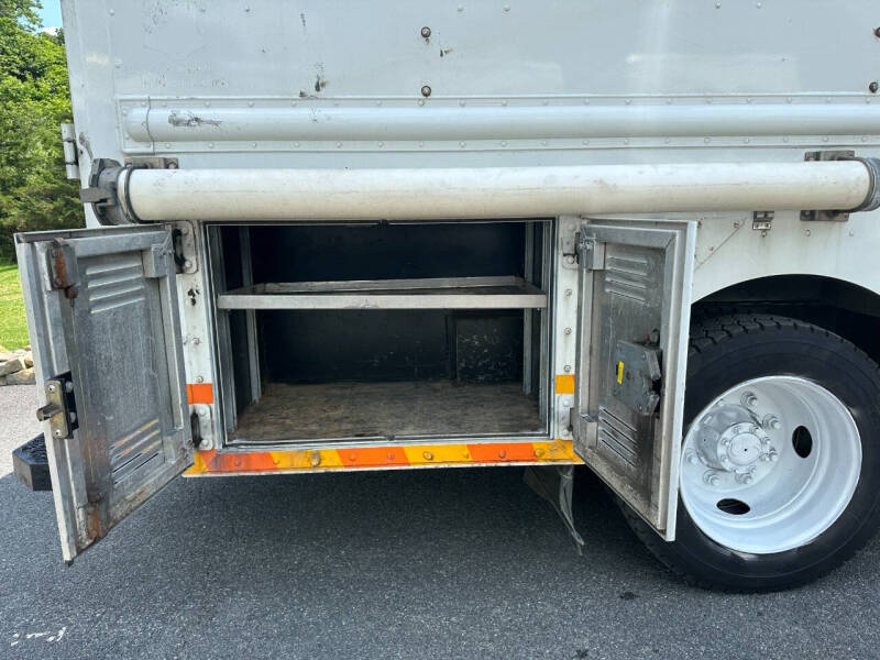 2016 Freightliner MT45 Chassis