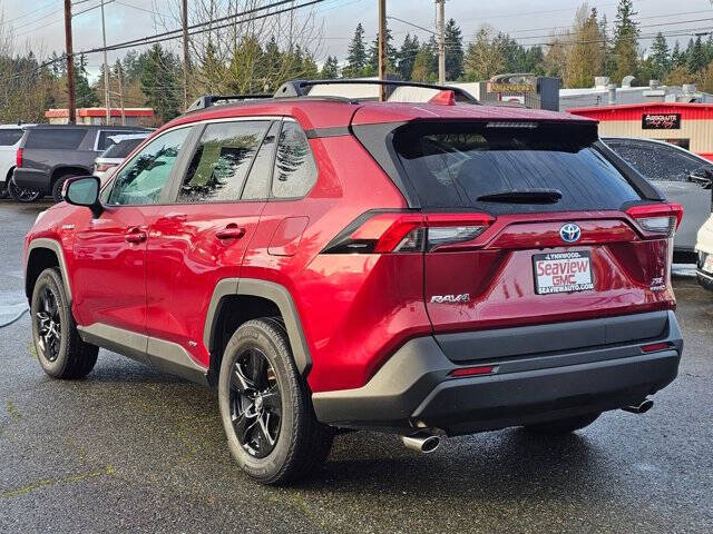 2020 Toyota RAV4 Hybrid XLE