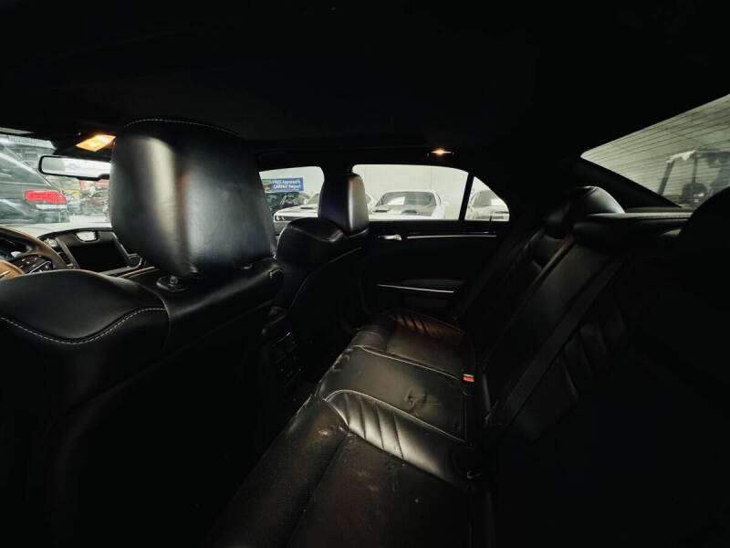 2023 Chrysler 300 C