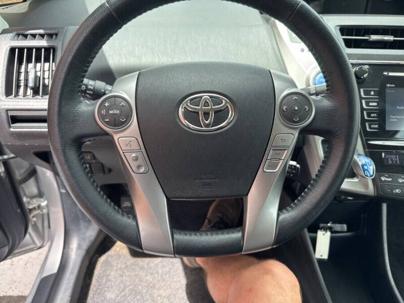 2015 Toyota Prius v Five