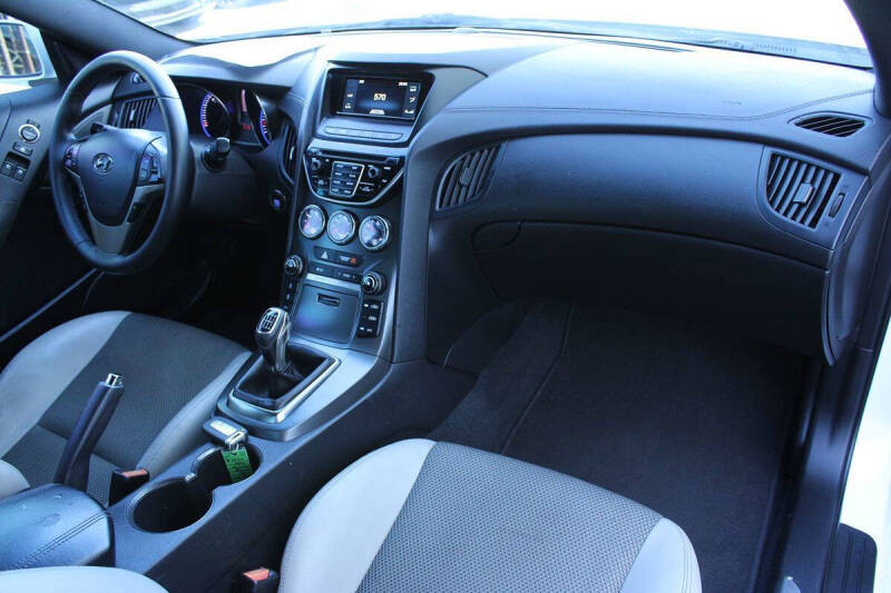 2016 Hyundai Genesis Coupe