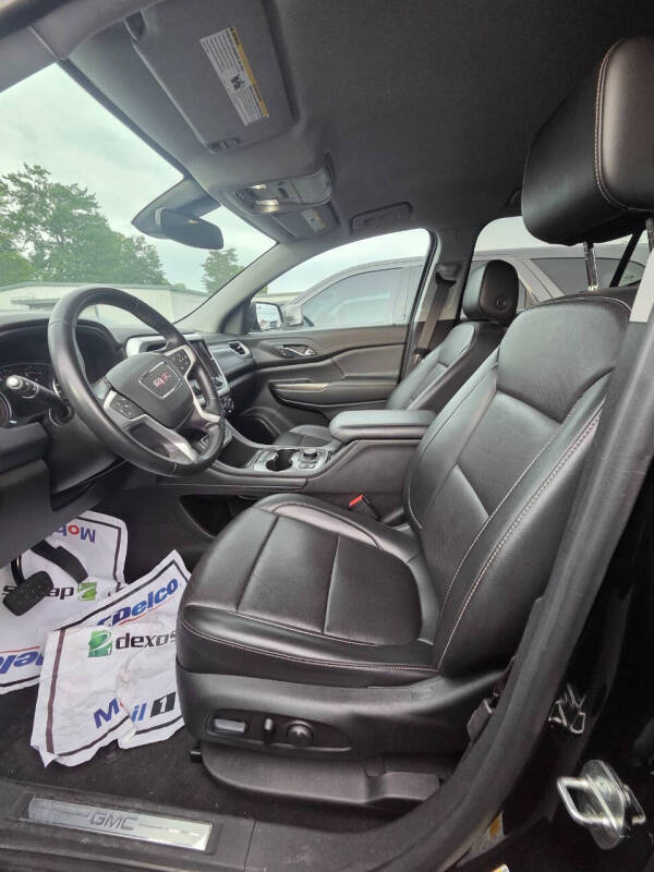 2023 GMC Acadia SLT