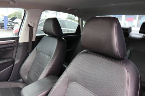 2017 Volkswagen Passat 1.8T SE