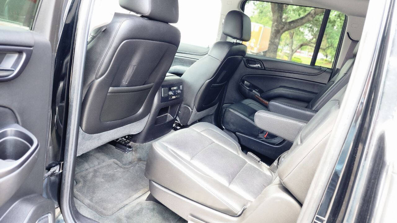 2015 Chevrolet Suburban  - $19,900