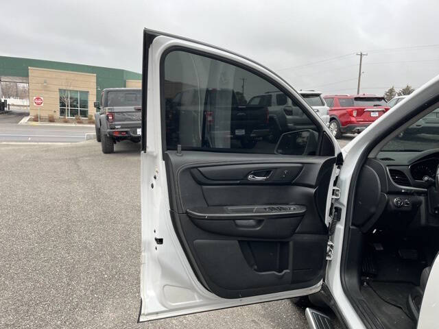 2017 Chevrolet Traverse LT