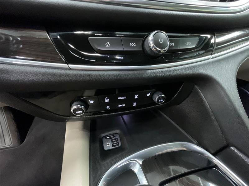 2020 Buick Enclave Essence