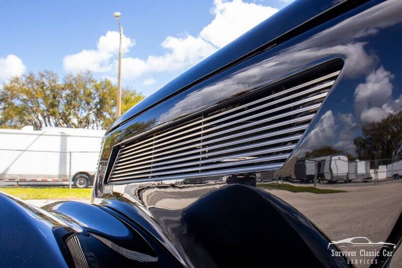 1937 Ford Cabriolet