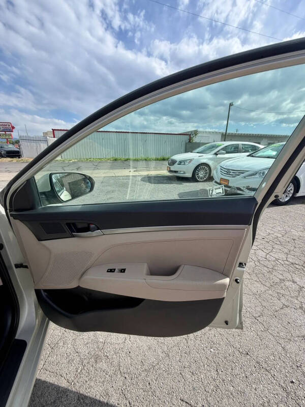 2017 Hyundai Elantra
