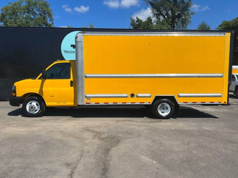 2018 GMC Savana for sale at TRUCK UNIVERSE in Murfreesboro TN