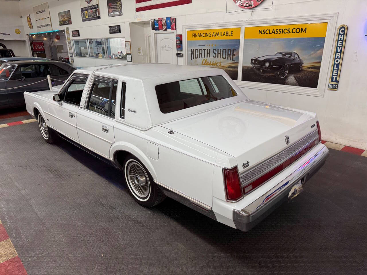 1989 Lincoln Town Car 3
