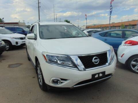 2015 Nissan Pathfinder for sale at Avalanche Auto Sales in Denver CO