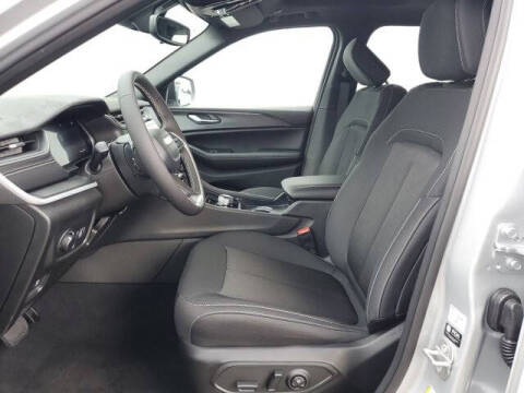 2024 Jeep Grand Cherokee Laredo X