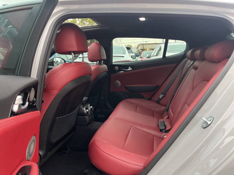 2023 Kia Stinger GT-Line