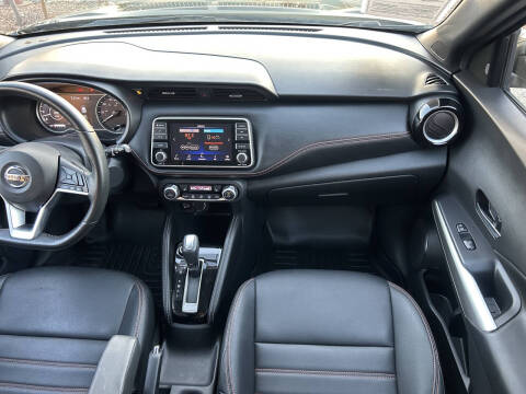 2019 Nissan Kicks SR