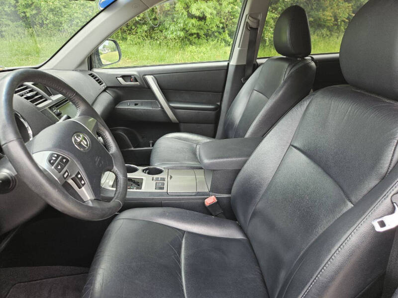 2013 Toyota Highlander SE