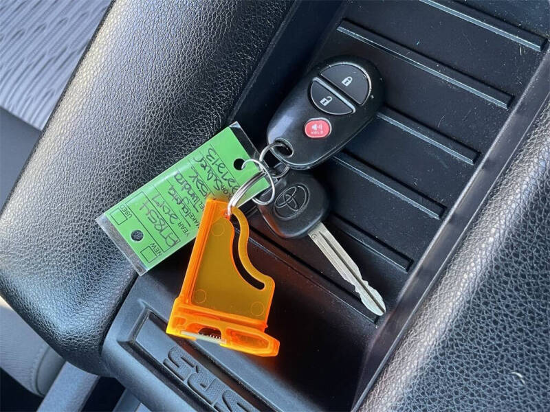 2017 Toyota Tundra SR5