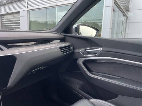 2022 Audi e-tron S quattro Premium Plus