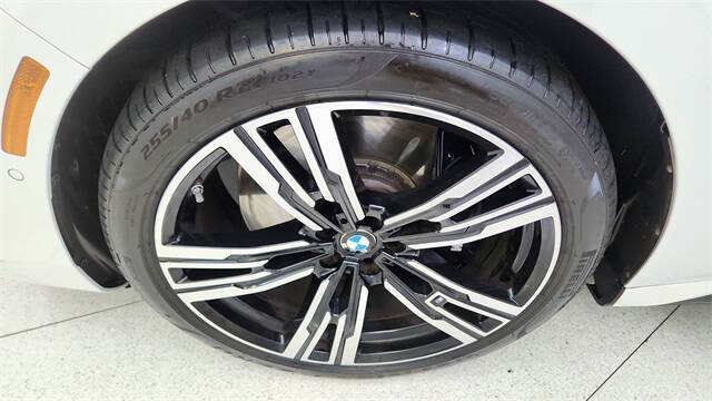 2023 BMW 7 Series 740i