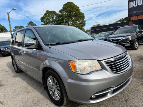 2014 Chrysler Town and Country Touring-L