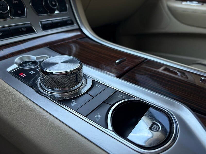 2015 Jaguar XF 3.0 Sport