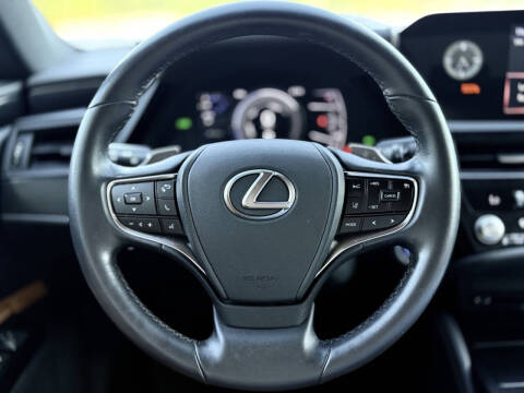 2022 Lexus ES 300h