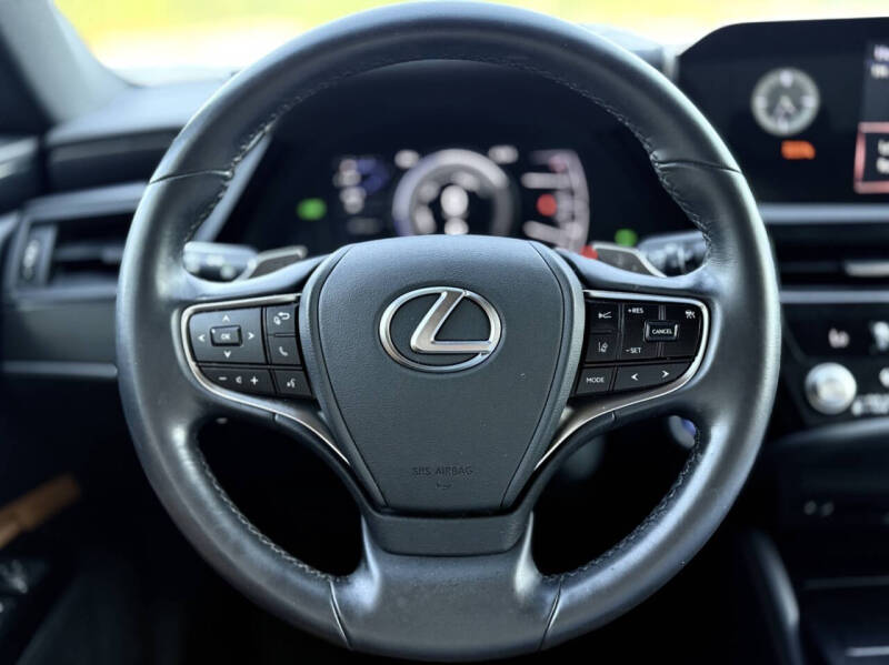 2022 Lexus ES 300h